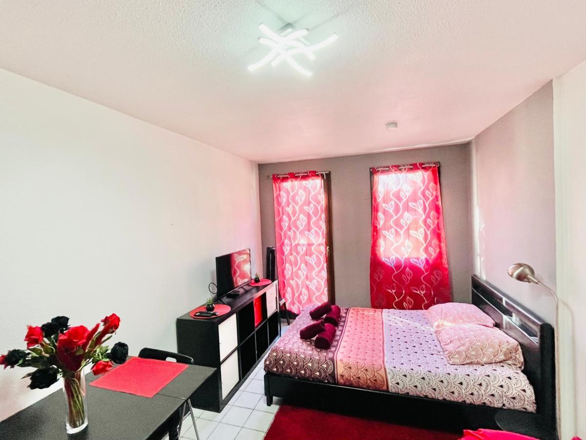 Ferienwohnung Le Red Escape A 15Min Du Centre Avec Parking Prive Gratuit Annecy Exterior foto
